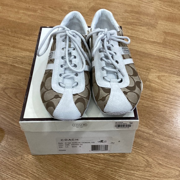 Women’s Coach Signature White Katelyn Tennis Shoes - Picture 1 of 4
